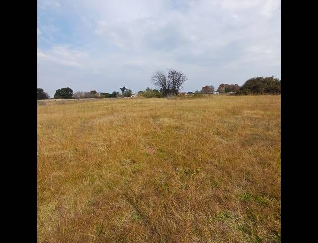 2,000M² VACANT LAND FOR SALE IN KOOKRUS